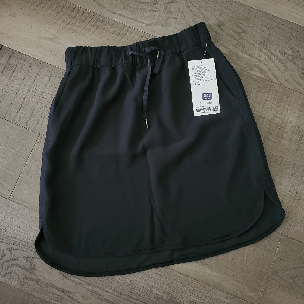 On The Fly Lululemon Skirt size 8